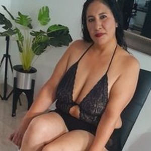 ivone-mature19