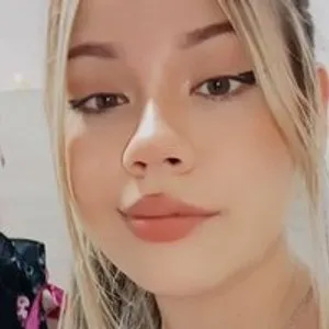 julieettaa from bongacams