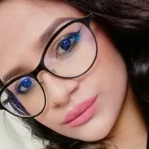 karamelaMoto from bongacams