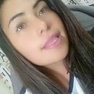 karlianiowen from bongacams