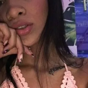 karlotahot from bongacams