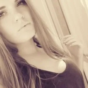 karolina3235 from bongacams