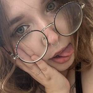 Camgirl is actually offline