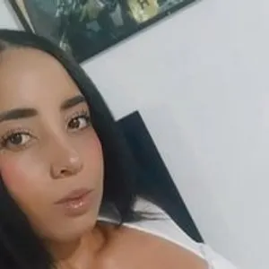 laura-nana from bongacams