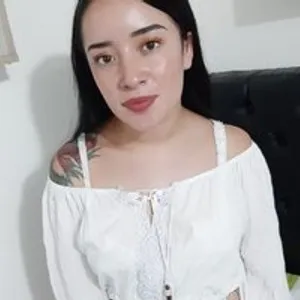 lilylatinahot from bongacams