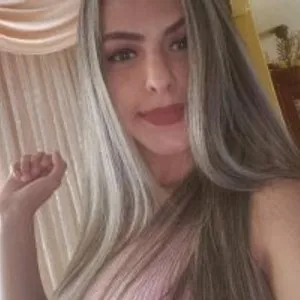 lindasaez from bongacams