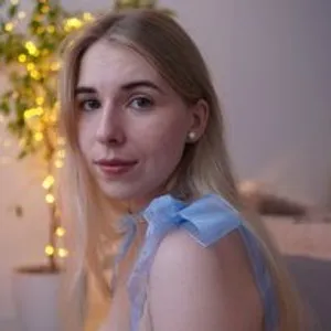 lorrielovestory from bongacams