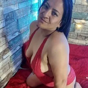 lucianahotx from bongacams
