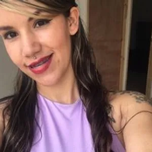 madeleyncute from bongacams