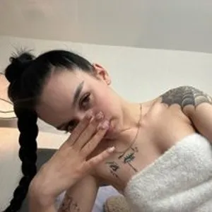 milashkacherry from bongacams