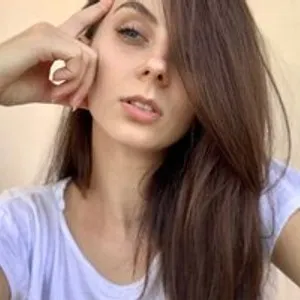 mini-mia from bongacams