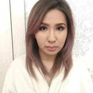 mmollylee from bongacams