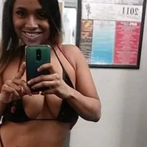 moetlove from bongacams