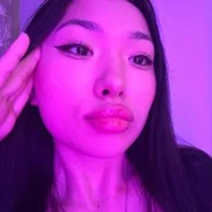 mollyabg from bongacams