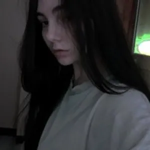 mollyhuyolli from bongacams