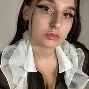 momorenaaa from bongacams