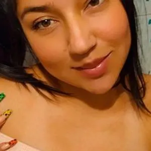 nahomy-fun from bongacams