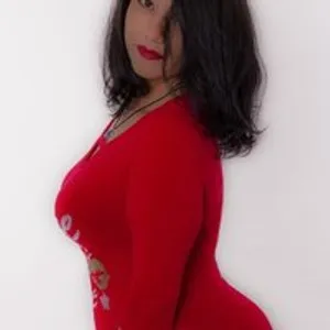 nahomy-sant from bongacams