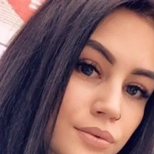 nicole-model from bongacams