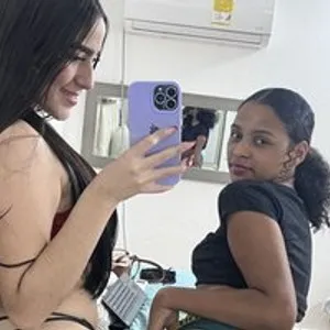 oriana-and-camila from bongacams