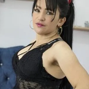 paulinadirtya from bongacams