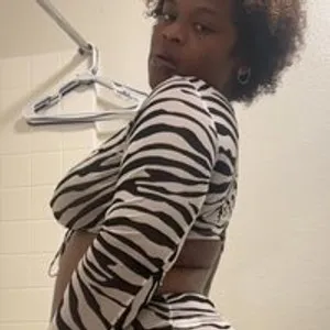 prettynthick12 from bongacams