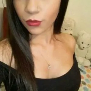 sayalhiluus from bongacams