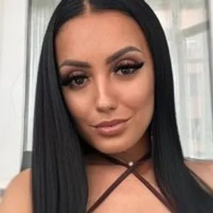 selenakimm from bongacams