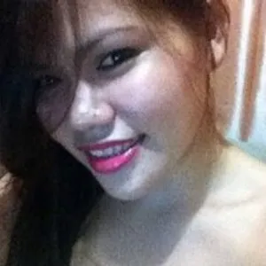 sexysmile4you from bongacams