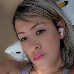 silvhot79 from bongacams