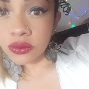 squirtanie20 from bongacams