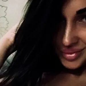 wet-lipsss from bongacams