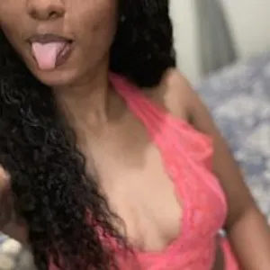 xsneakycouple from bongacams