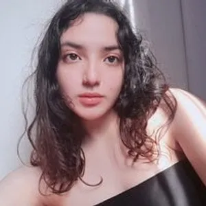 zoe-luna from bongacams