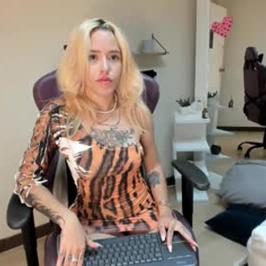 chaturbate _maia_smith1999 webcam profile pic via pornsexycams.com