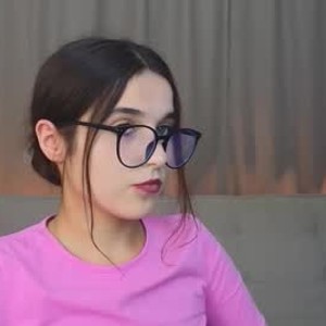 xxx-topcamgirls.com adarawei livesex profile in cute-feet cams