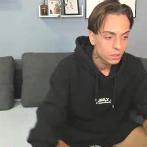 Cam boy adrian_florinn