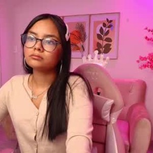 girlsupnorth.com aisha_leens livesex profile in petite cams