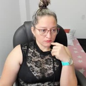 maturelivesexcams.com alejandra_milf_ livesex profile in lovense cams