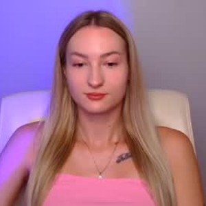 Camgirl is actually offline