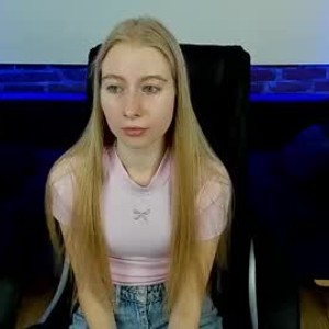 livesexasiancams.com alina__blonde livesex profile in flyer cams
