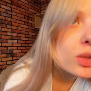 watchgirlcam.com amy__daviss livesex profile in blonde cams