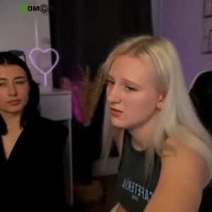 lesbianlivesexcams.com anna_art livesex profile in shy cams