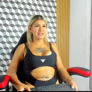 chaturbate anny_desires webcam profile pic via pornsexycams.com