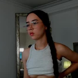 chaturbate aralynn_white webcam profile pic via watchgirlcam.com