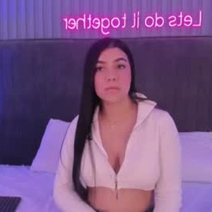 chaturbate bella_snoww webcam profile pic via watchgirlcam.com