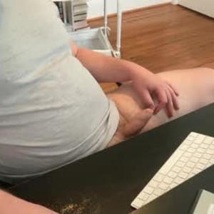 Cam boy beneaththespinlight