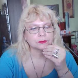 chaturbate beverlyqcynia Live Webcam Featured On sleekcams.com
