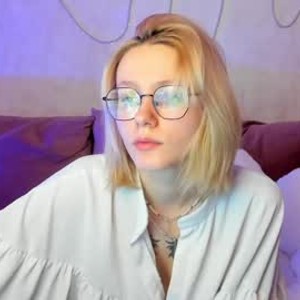 chaturbate blondylilu webcam profile pic via webcam-sexe.net