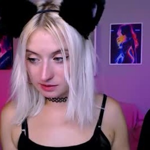 sexcam-girls.com bloom_all livesex profile in tickle-torture cams
